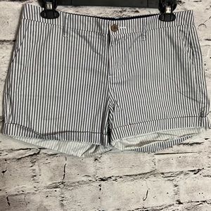 Old Navy Everyday Shorts Navy/White Striped Size 10